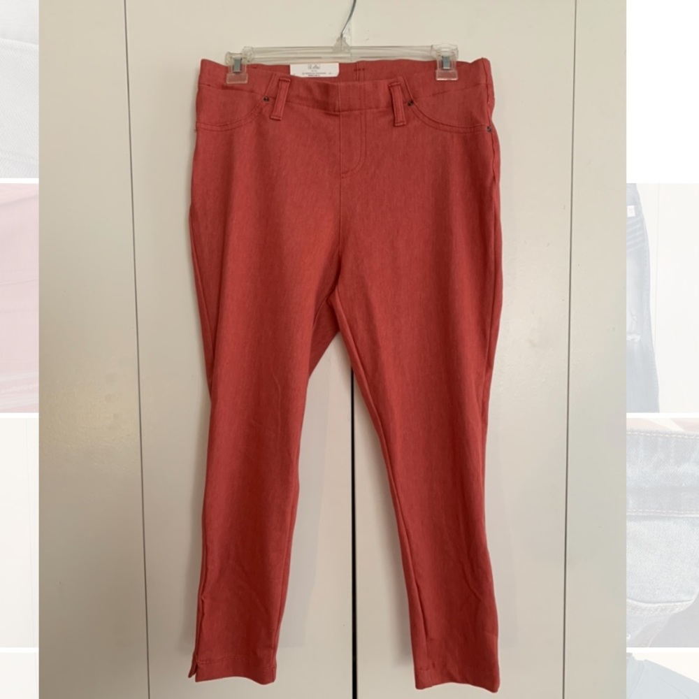 New with tags dark coral capri jeggings